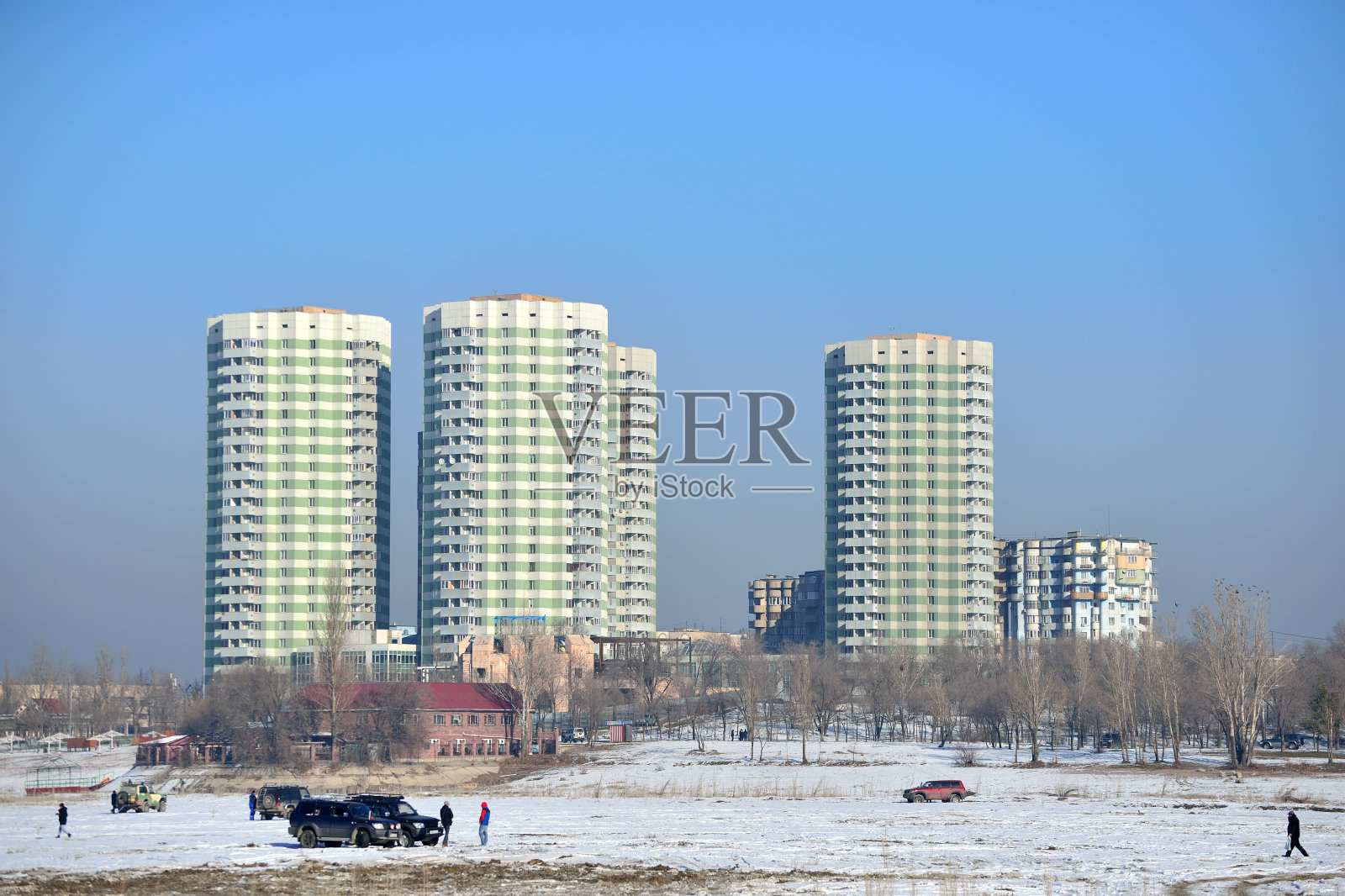 哈萨克斯坦阿拉木图市新建住宅区照片摄影图片