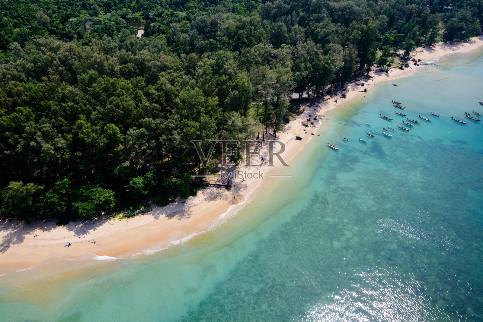 从直升机上俯瞰普吉岛南洋海滩照片摄影图片