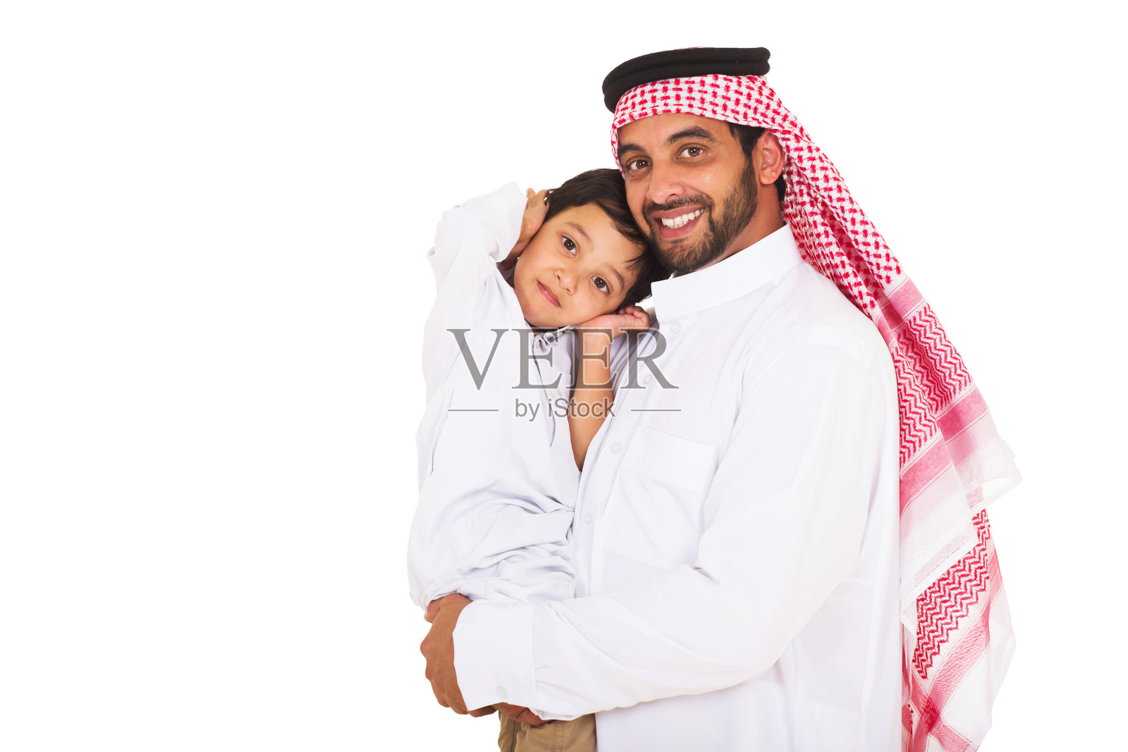 年轻的穆斯林男子抱着他的儿子照片摄影图片