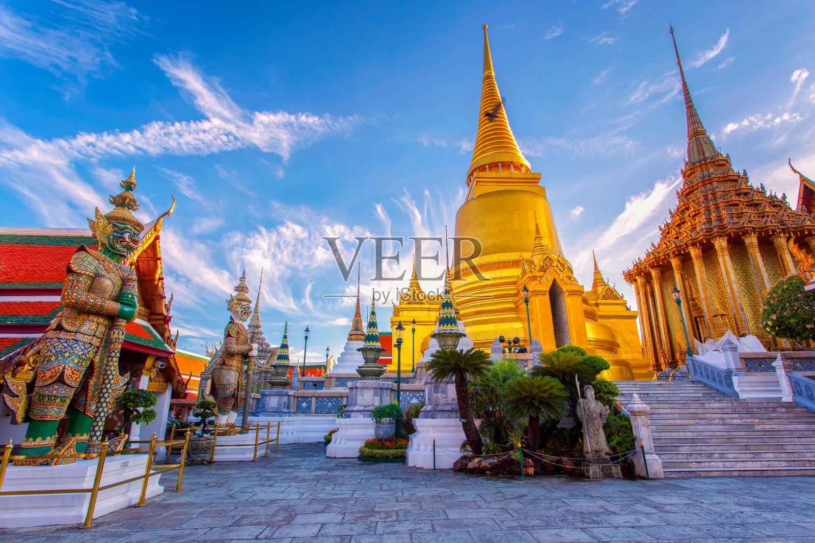 泰国曼谷的玉佛寺照片摄影图片