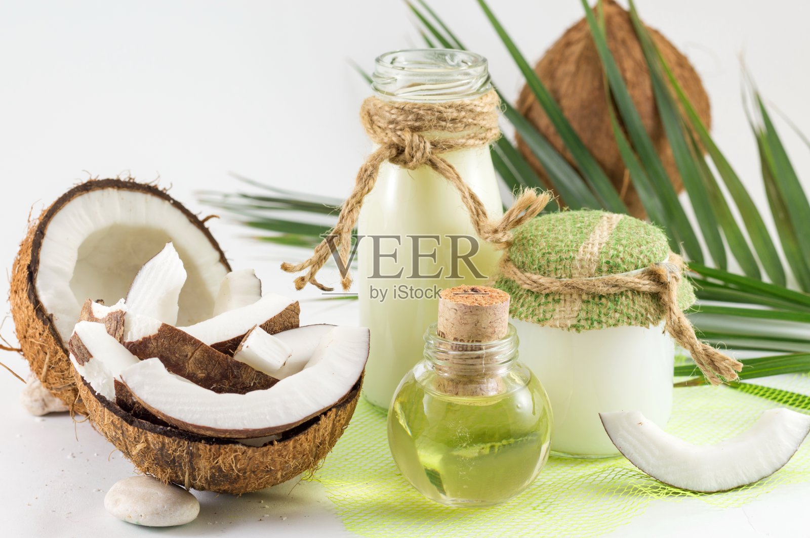 椰子产品用新鲜的椰子照片摄影图片