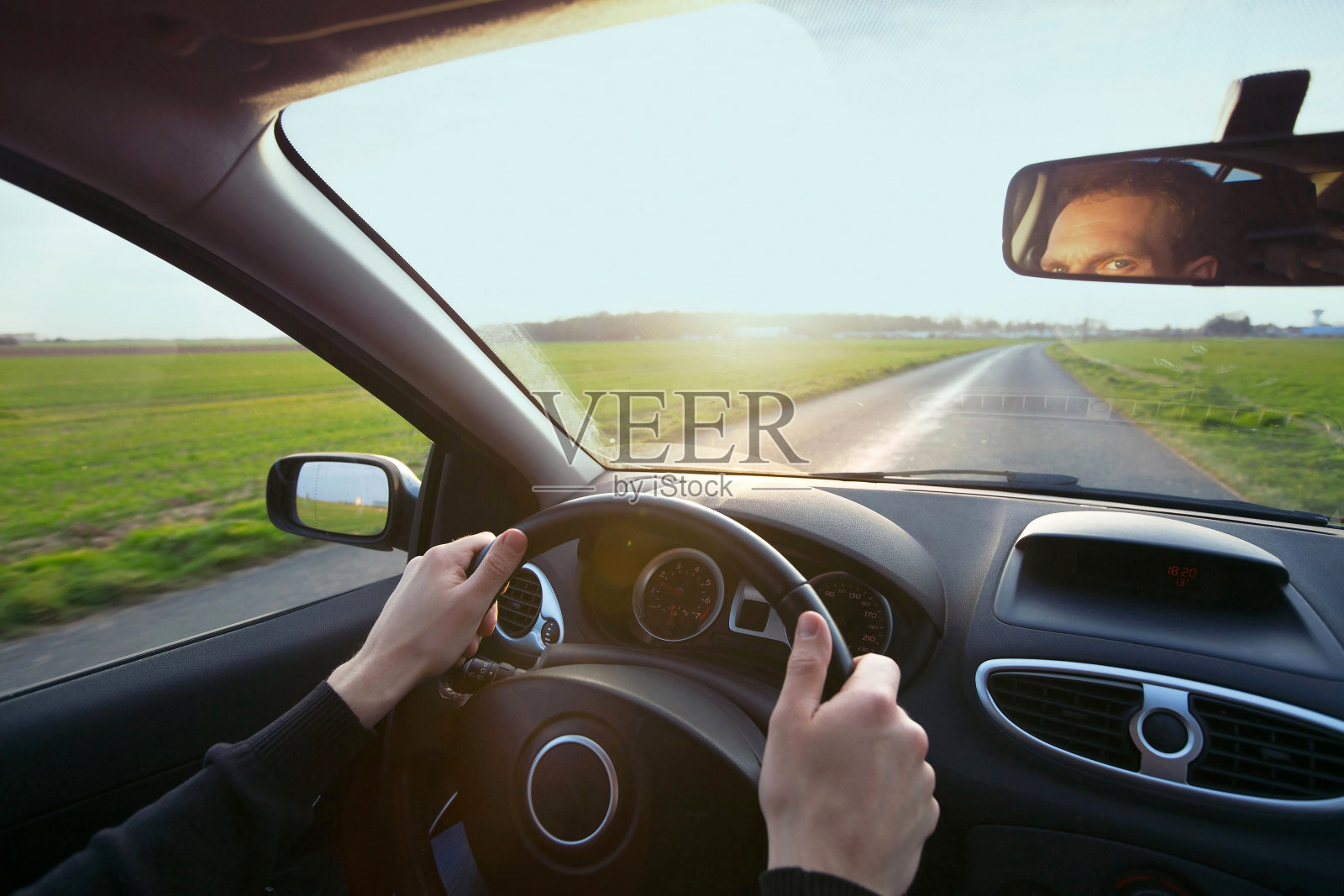 司机疲劳驾驶高清图片下载-正版图片501156594-摄图网