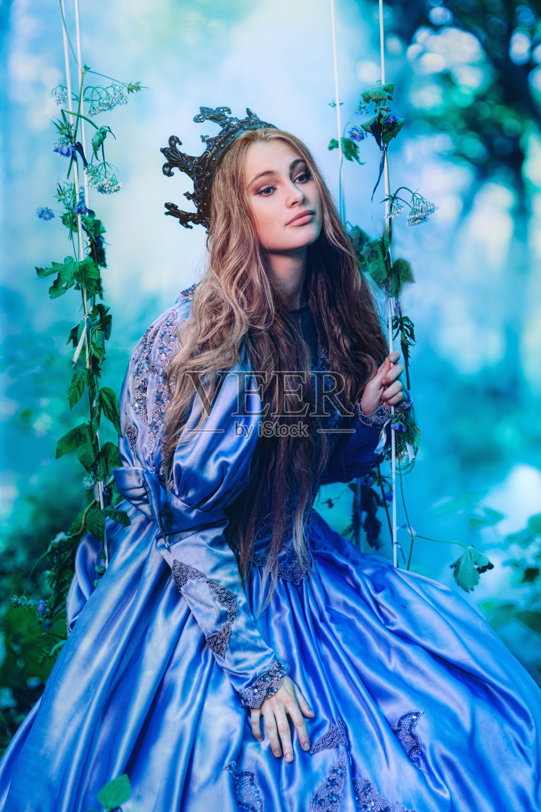 魔法森林中的公主照片摄影图片