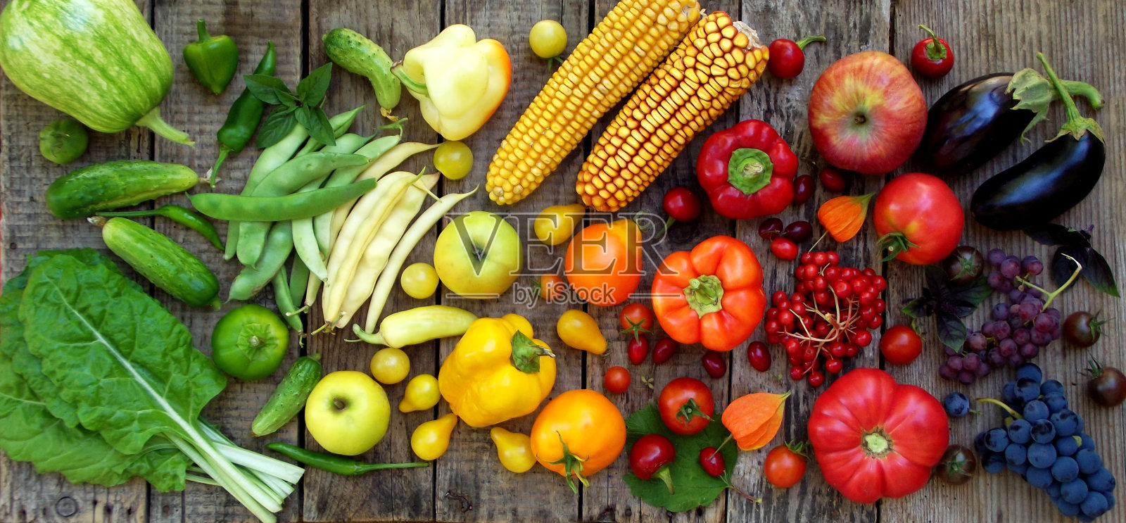 绿色，黄色，红色，紫色的水果和蔬菜照片摄影图片
