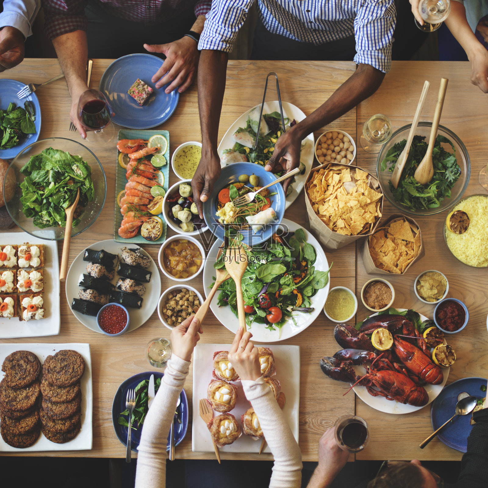 早午餐选择人群用餐食物选择吃的概念照片摄影图片