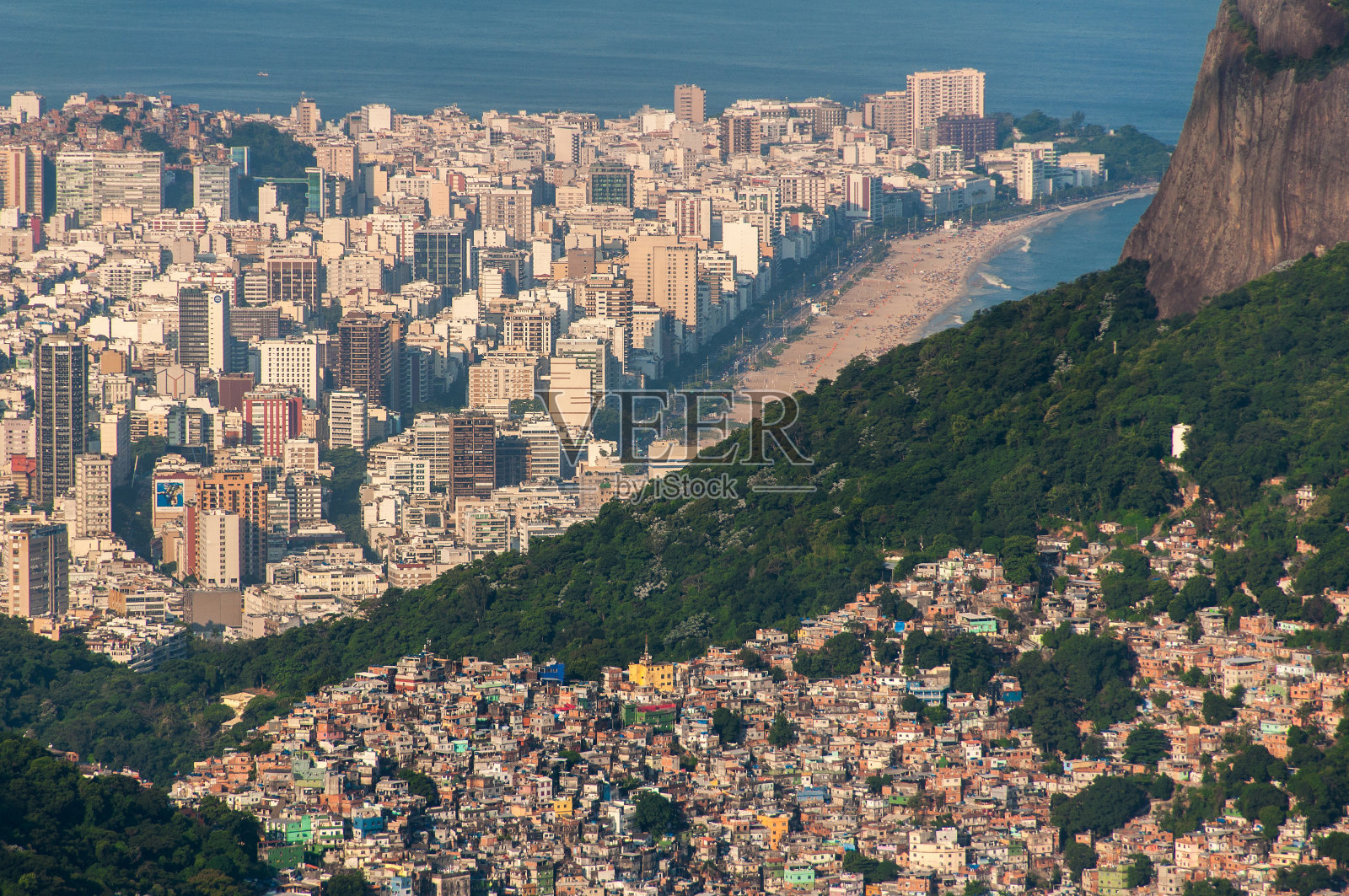 贫民窟Rocinha和空中里约热内卢de Janeiro照片摄影图片
