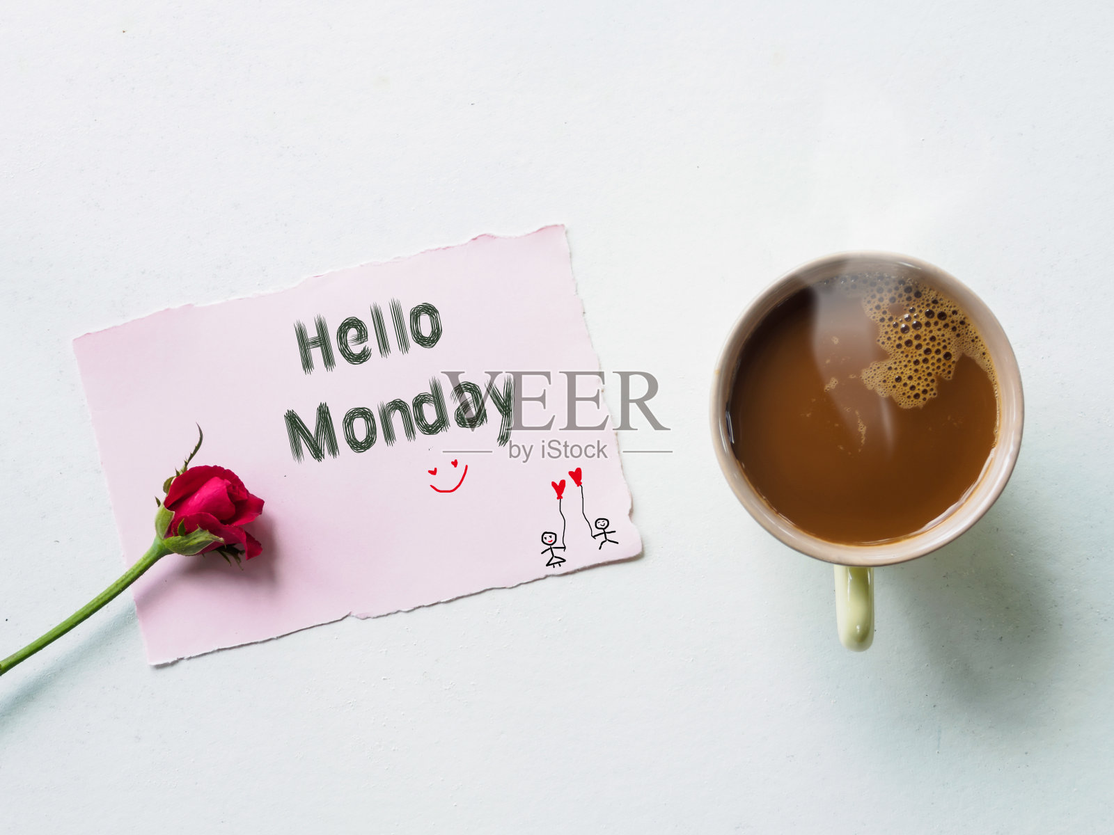 “你好星期一”短信和咖啡配红玫瑰花照片摄影图片