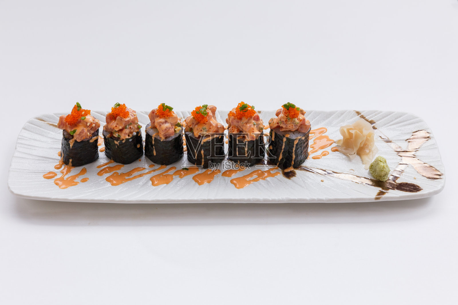 Maguro Maki 寿司套餐。照片摄影图片