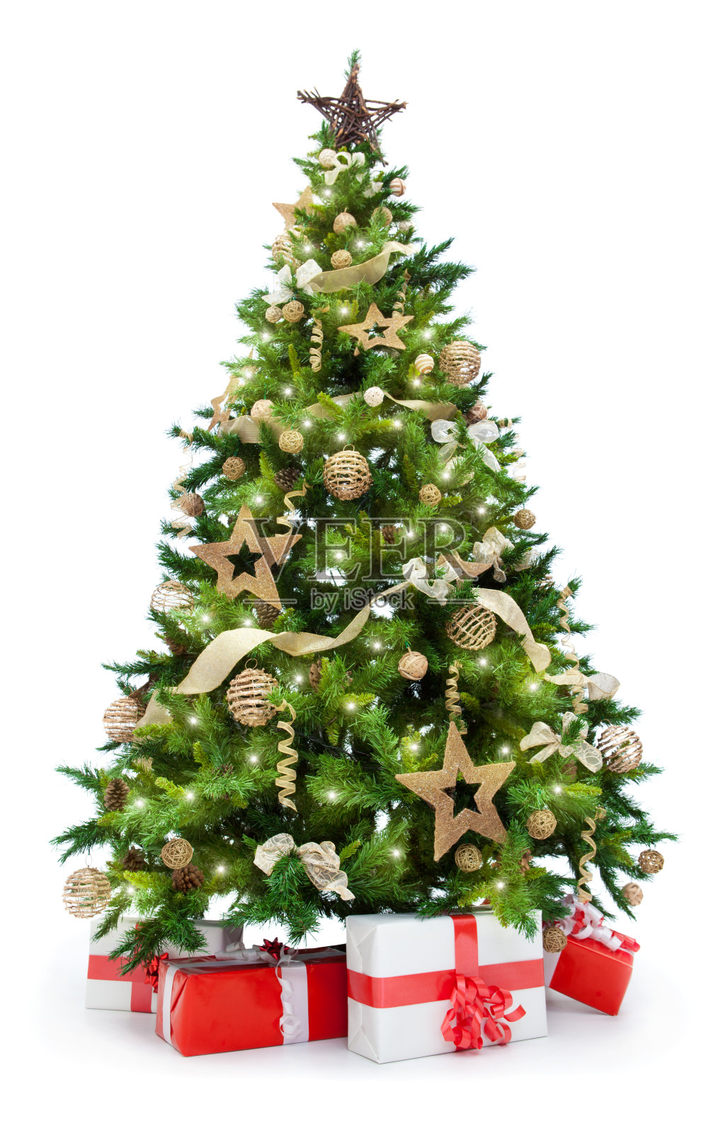 圣诞树上点缀着白色的彩灯和礼物照片摄影图片
