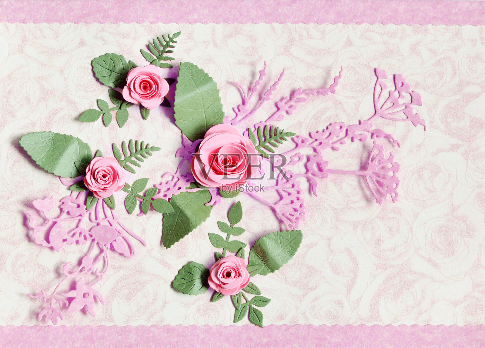 装饰纸卡片与玫瑰和树叶设计模板素材