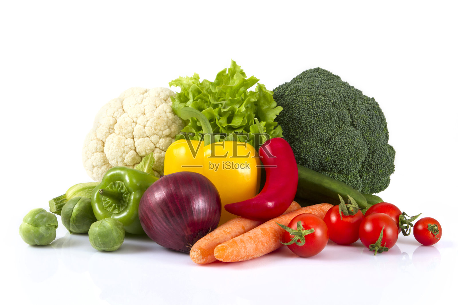 白色背景上的新鲜蔬菜照片摄影图片