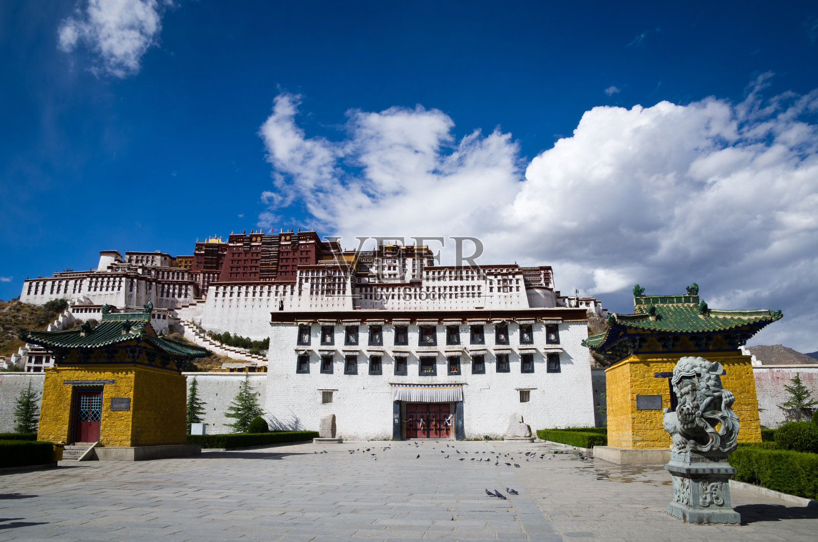布达拉宫，西藏拉萨照片摄影图片