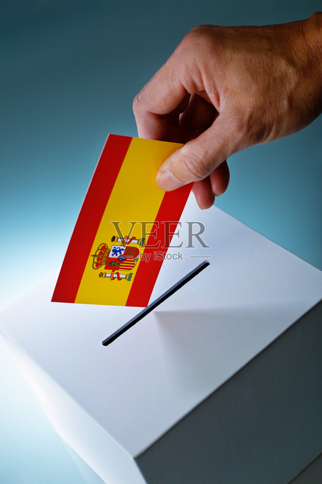 西班牙选举选民投票超过投票箱照片摄影图片