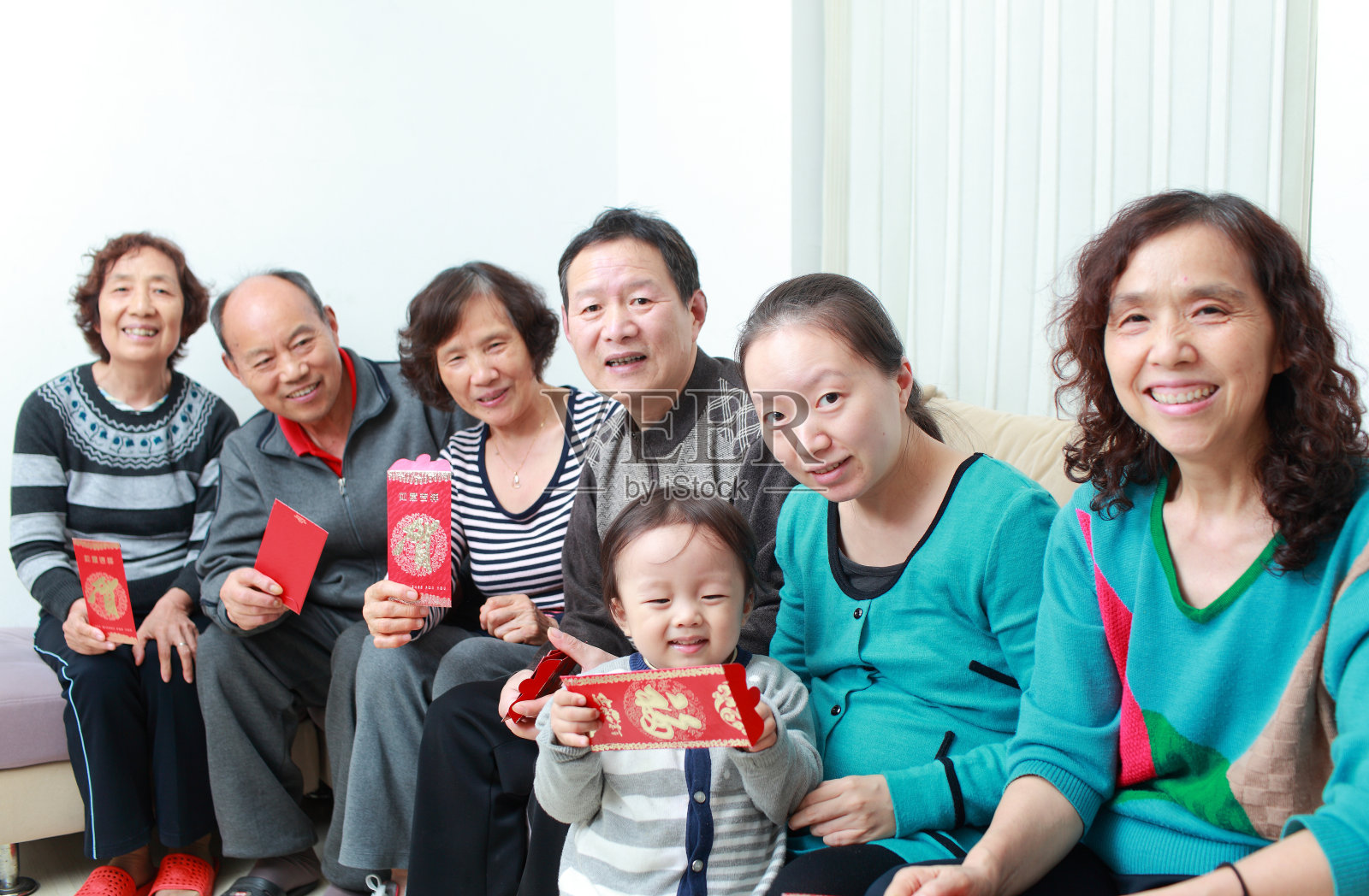 幸福亚洲大家庭，在新的一年里照片摄影图片