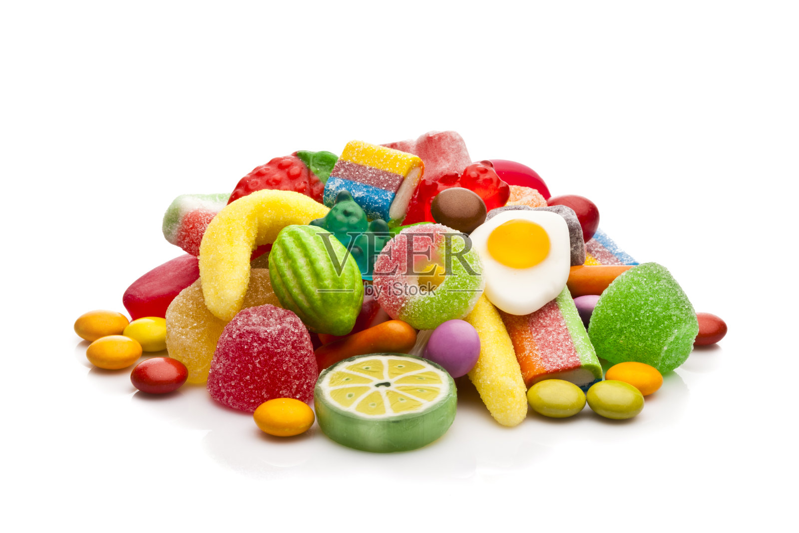 彩色糖果堆孤立在白色背景照片摄影图片