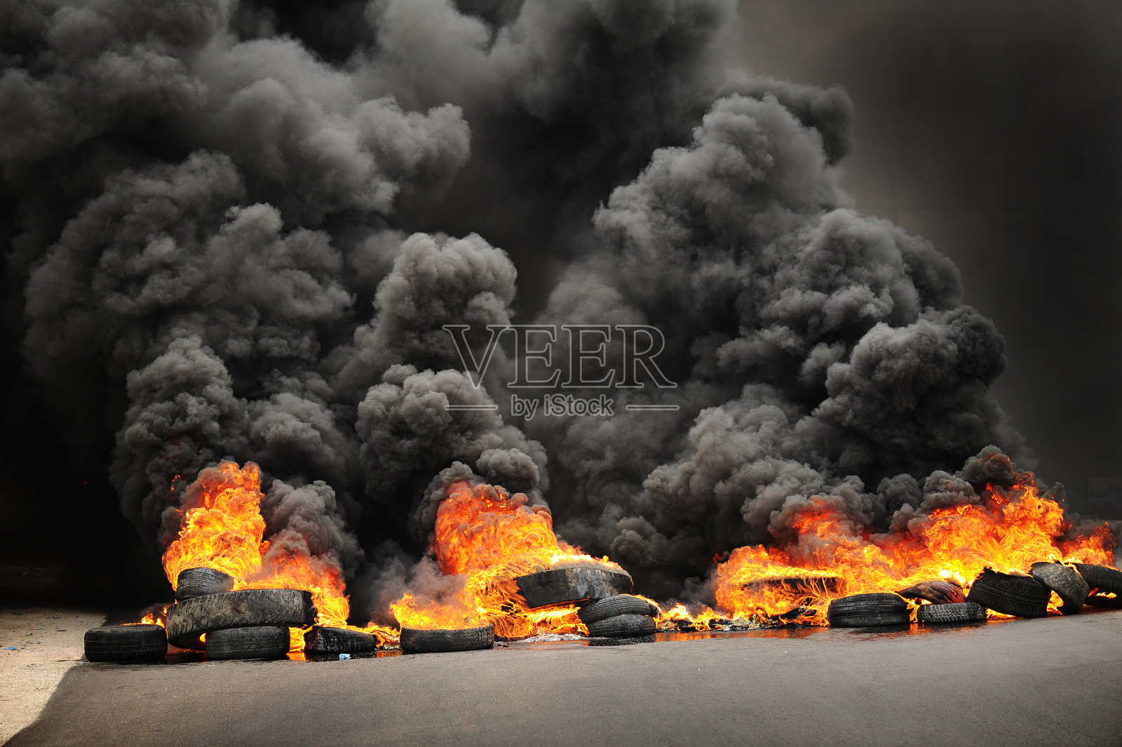 燃烧轮胎造成有毒污染照片摄影图片