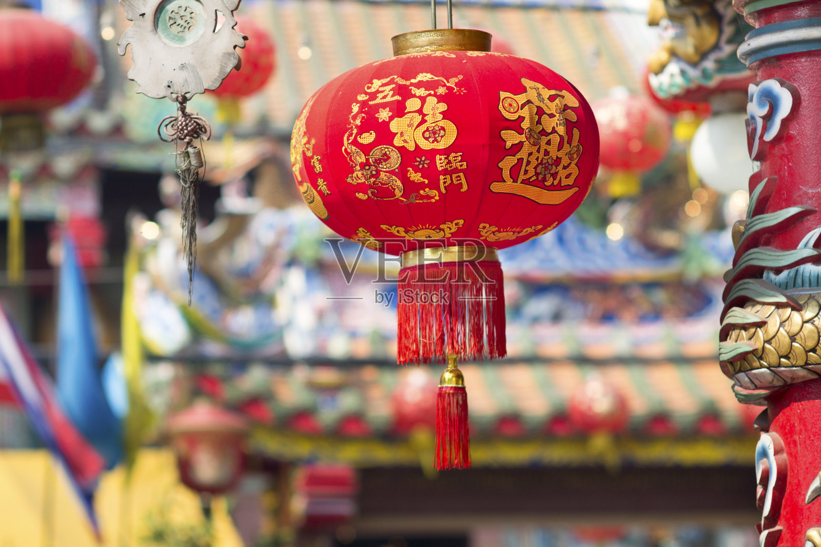 中国灯笼在新年的日子。照片摄影图片