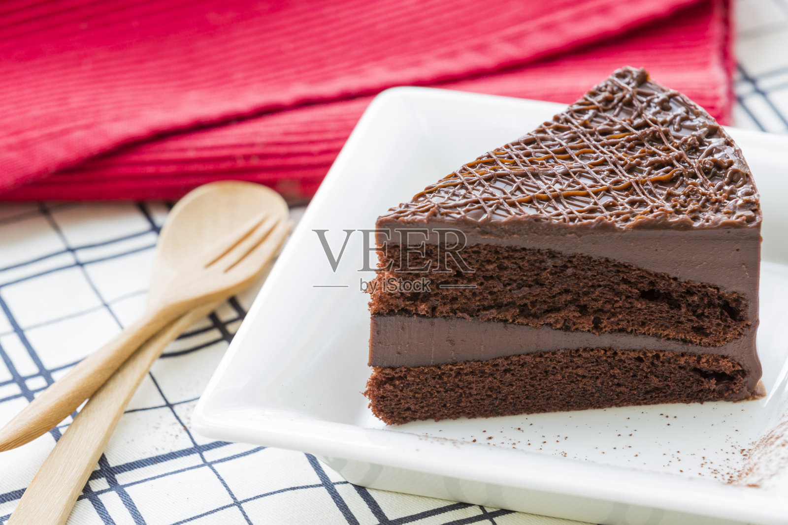 黑巧克力蛋糕照片摄影图片