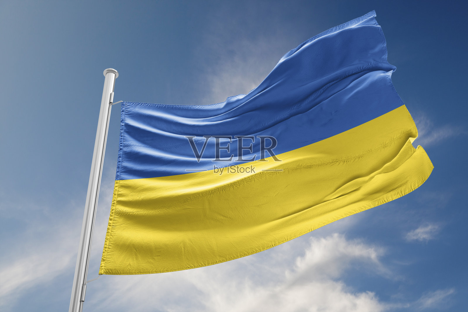 蓝天下飘扬的乌克兰国旗照片摄影图片