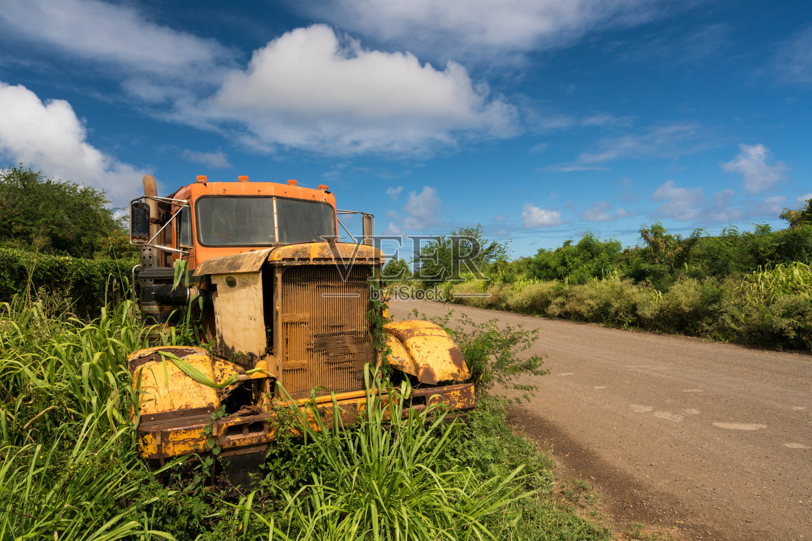 考艾岛的老糖厂遗弃的卡车照片摄影图片