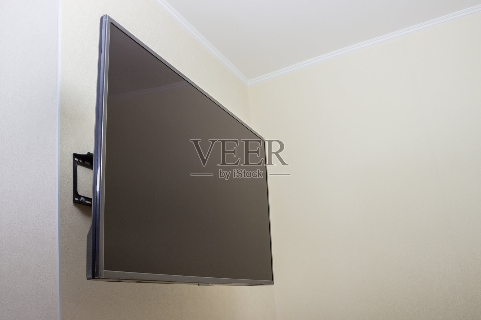 黑色LED电视电视屏幕实物模型，空白上白墙背景照片摄影图片