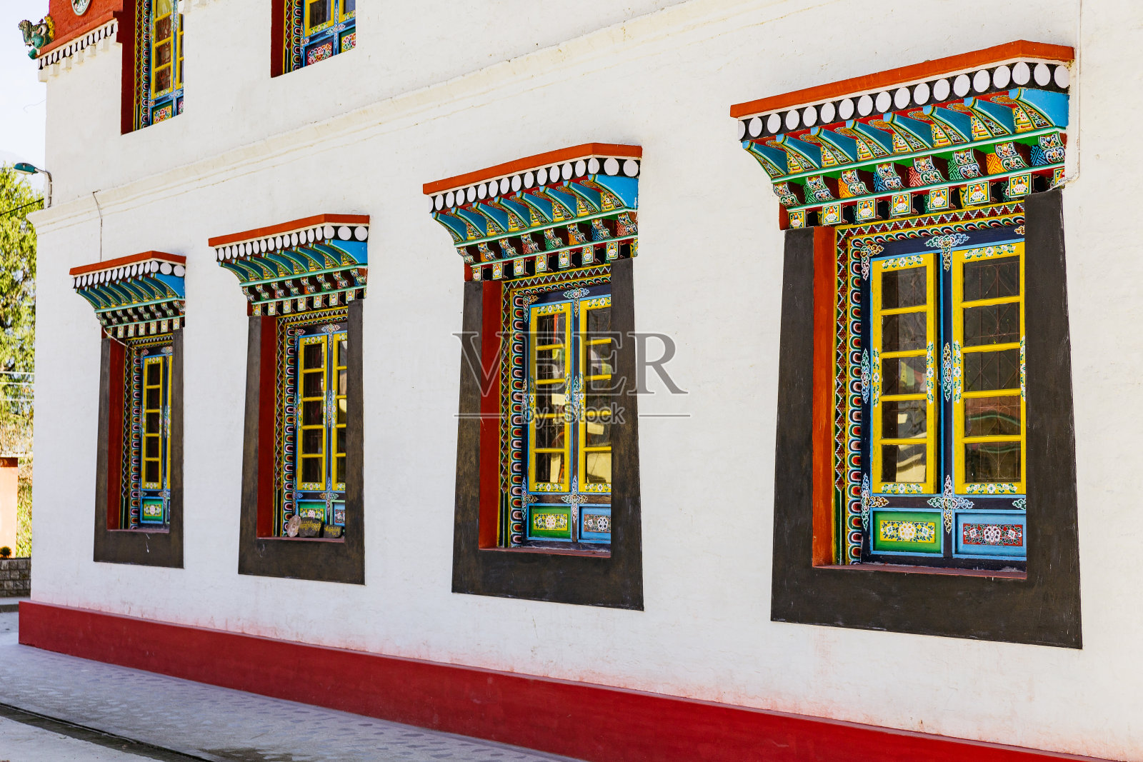 印度锡金藏传佛教寺庙的窗户细节。照片摄影图片