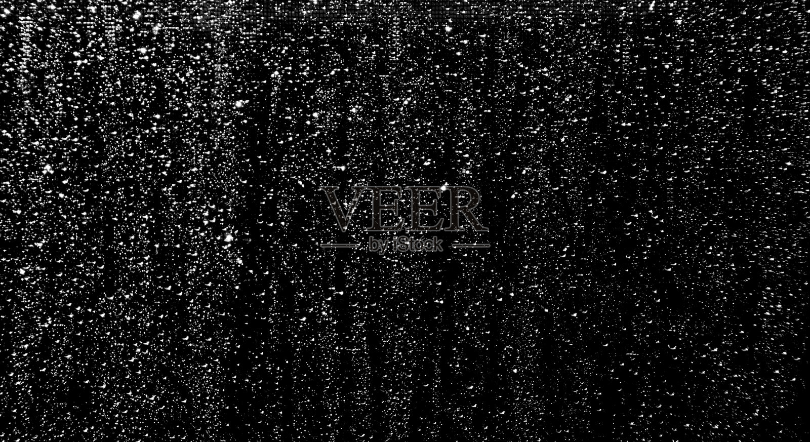 大雨在黑色背景与拷贝空间照片摄影图片