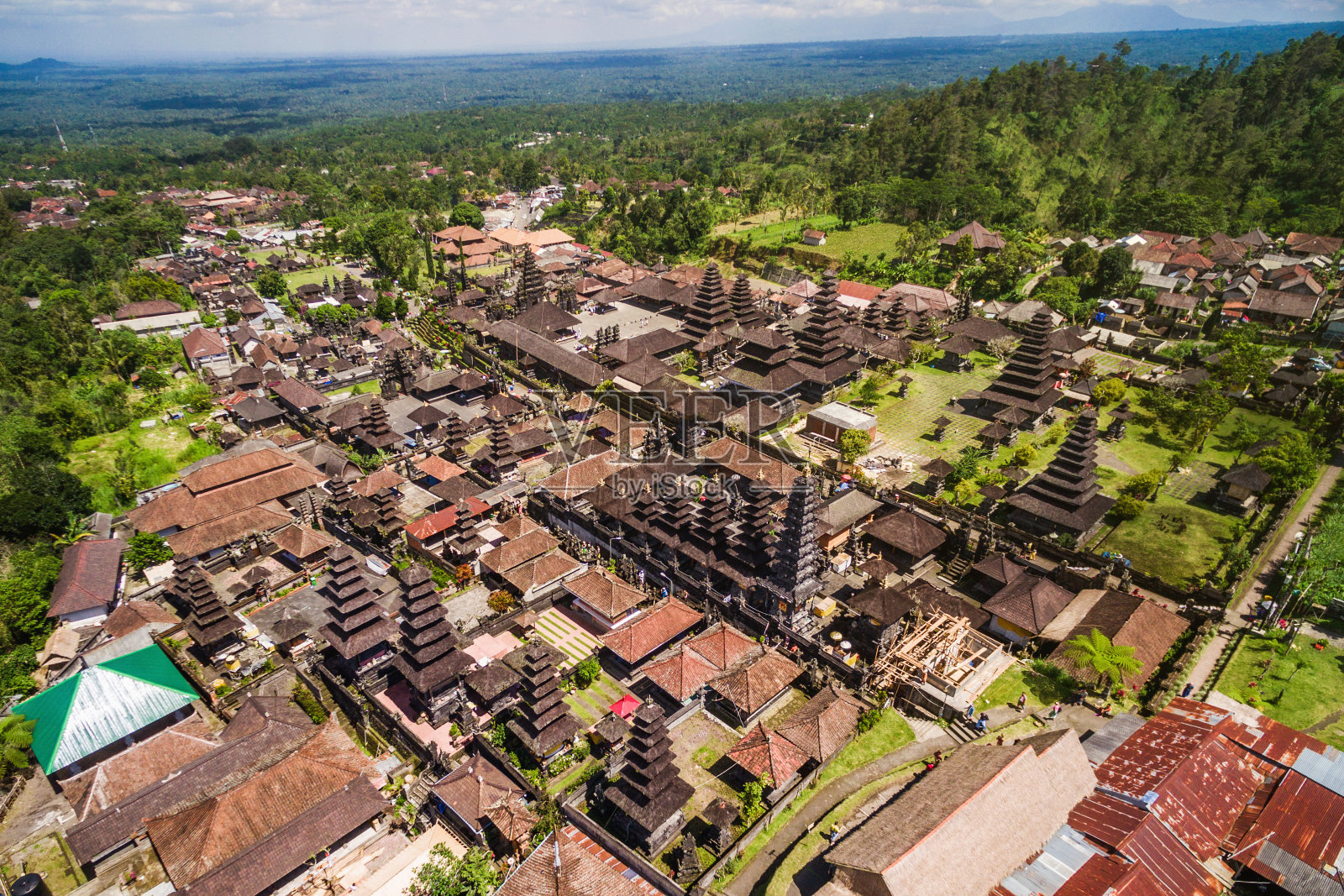 印度尼西亚巴厘岛，寺庙的鸟瞰图照片摄影图片