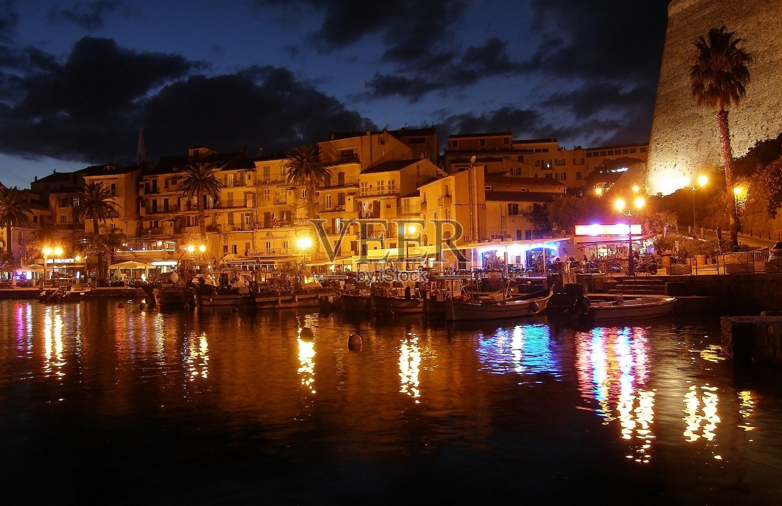 晚上的Calvi，散步和码头，科西嘉照片摄影图片