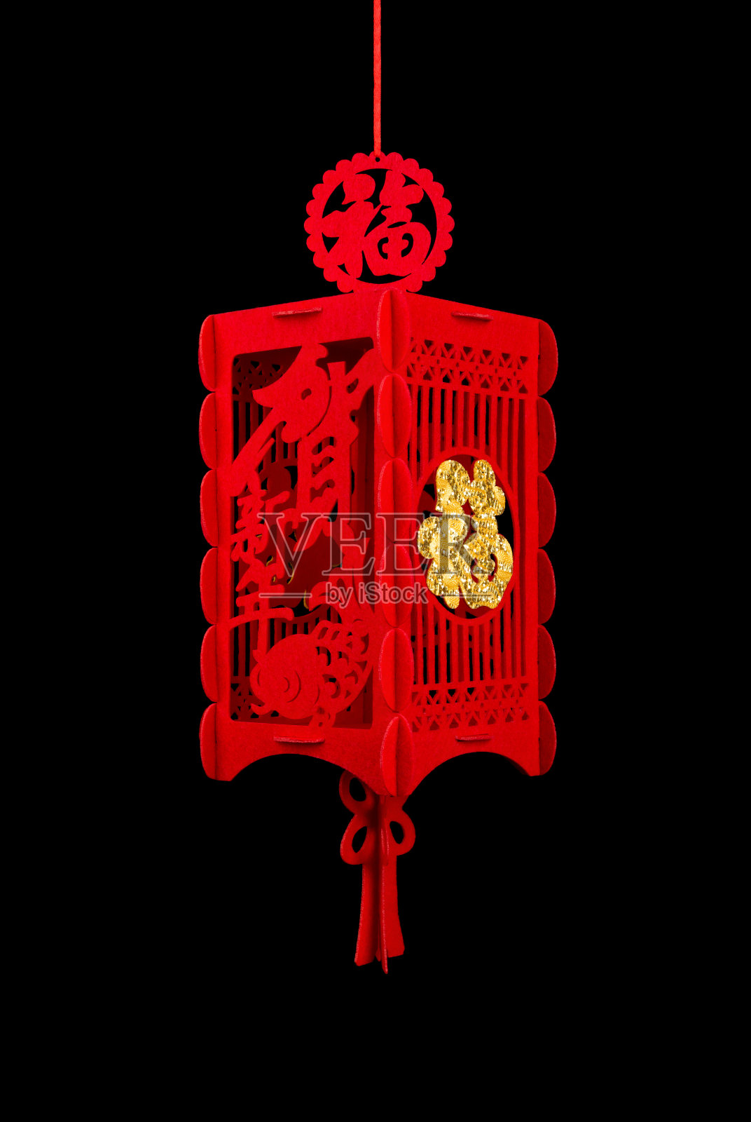 长方形灯笼为中国新年在黑色的汉字意味着财富和快乐的中国新年照片摄影图片