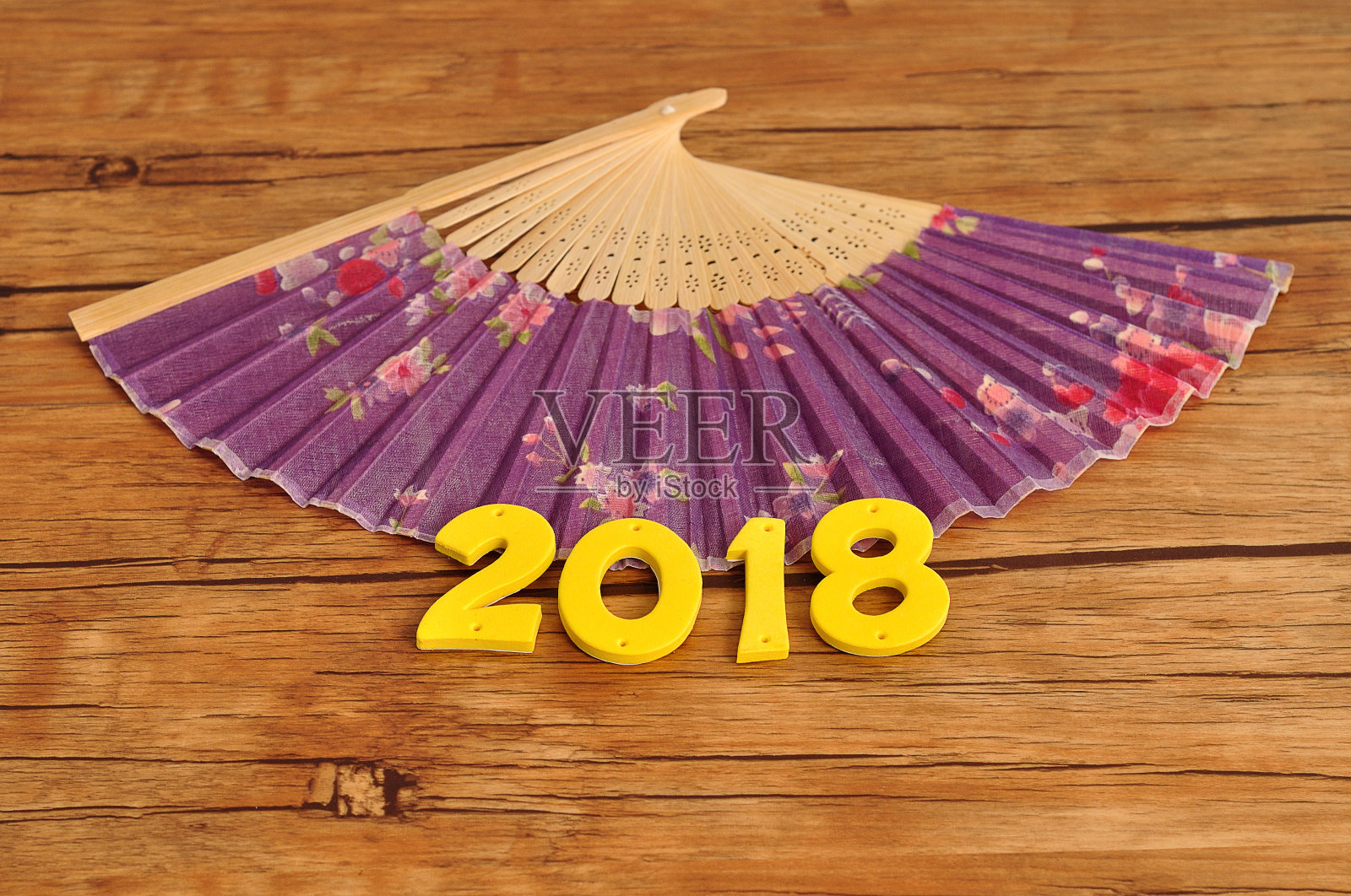 紫色手扇2018中国新年照片摄影图片
