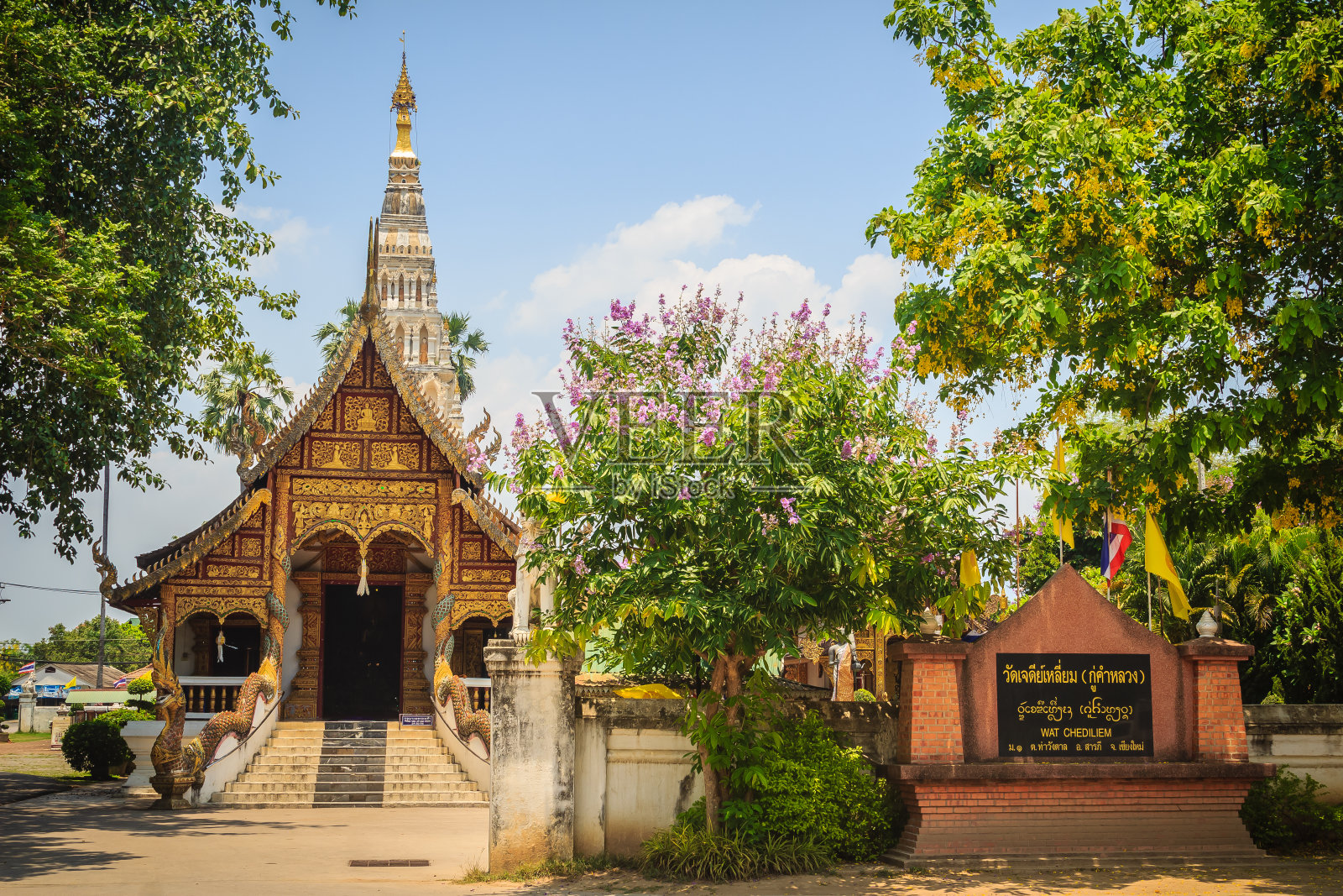 美丽的切地利亚姆寺(方塔寺)，在泰国的Wiang Kum Kam考古地区唯一的古老寺庙仍然是一个工作寺庙，居住在清迈的僧侣。照片摄影图片
