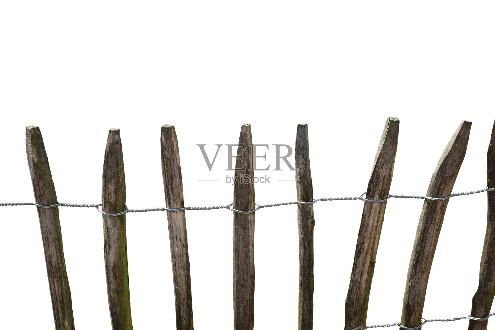 白色背景上的粗糙的木栅栏照片摄影图片