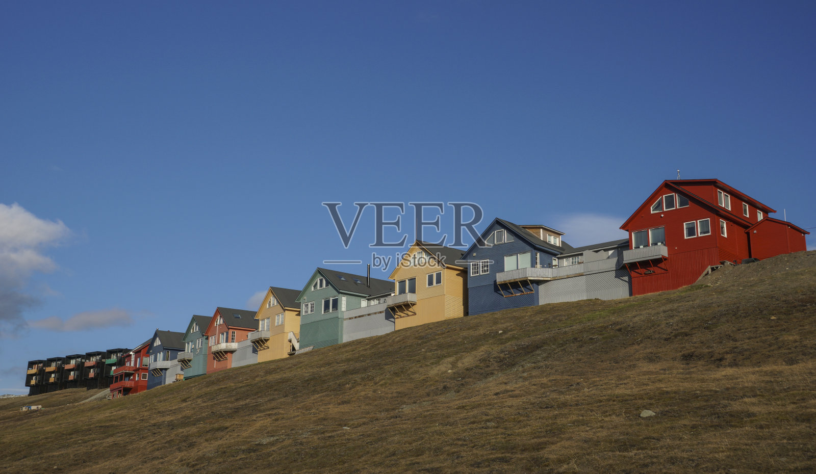 挪威北冰洋斯匹次卑尔根群岛上的彩色斯瓦尔巴特群岛照片摄影图片