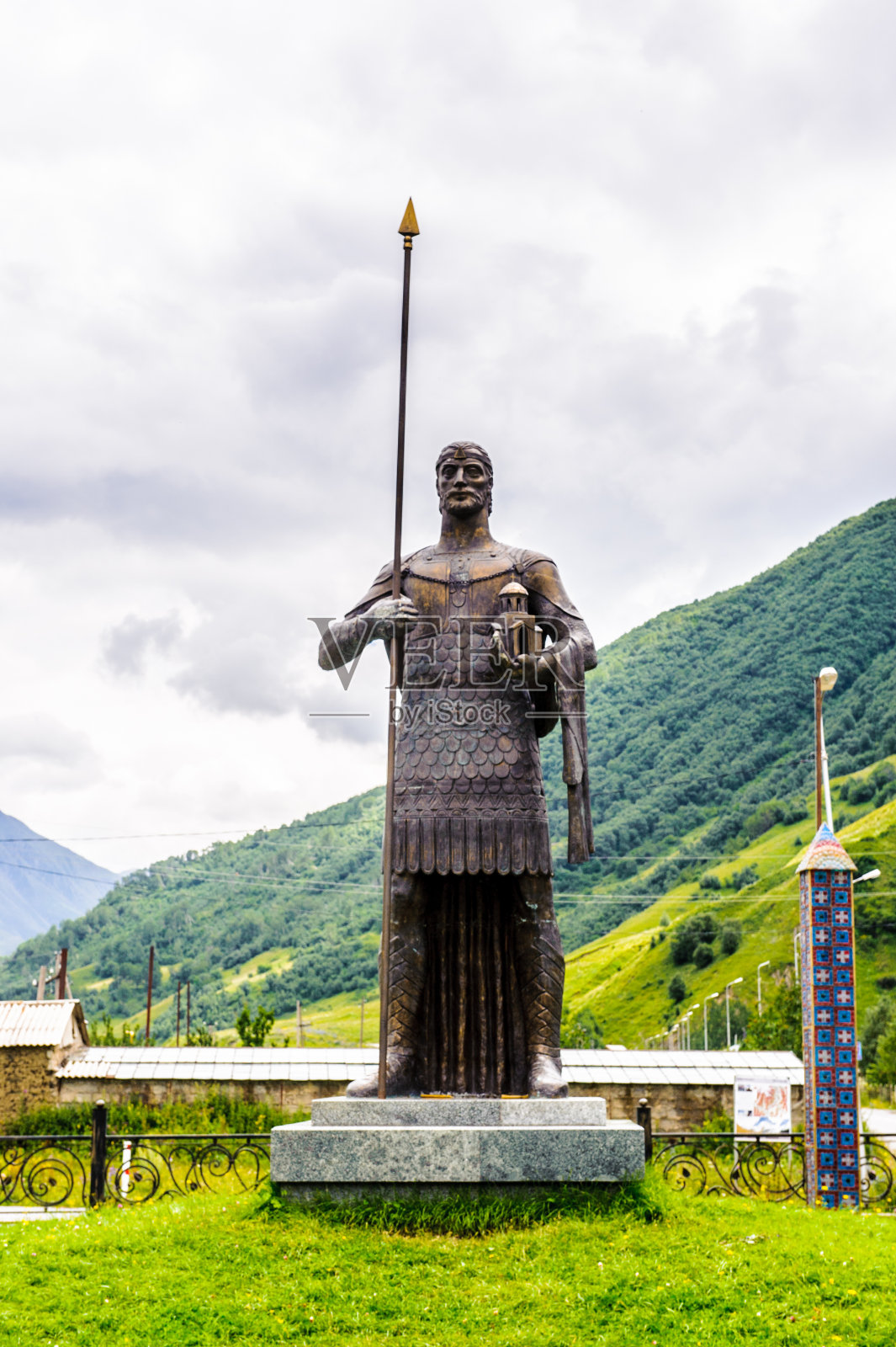 格鲁吉亚精神和文化中心Shiola Gudushauri领土上的雕像照片摄影图片