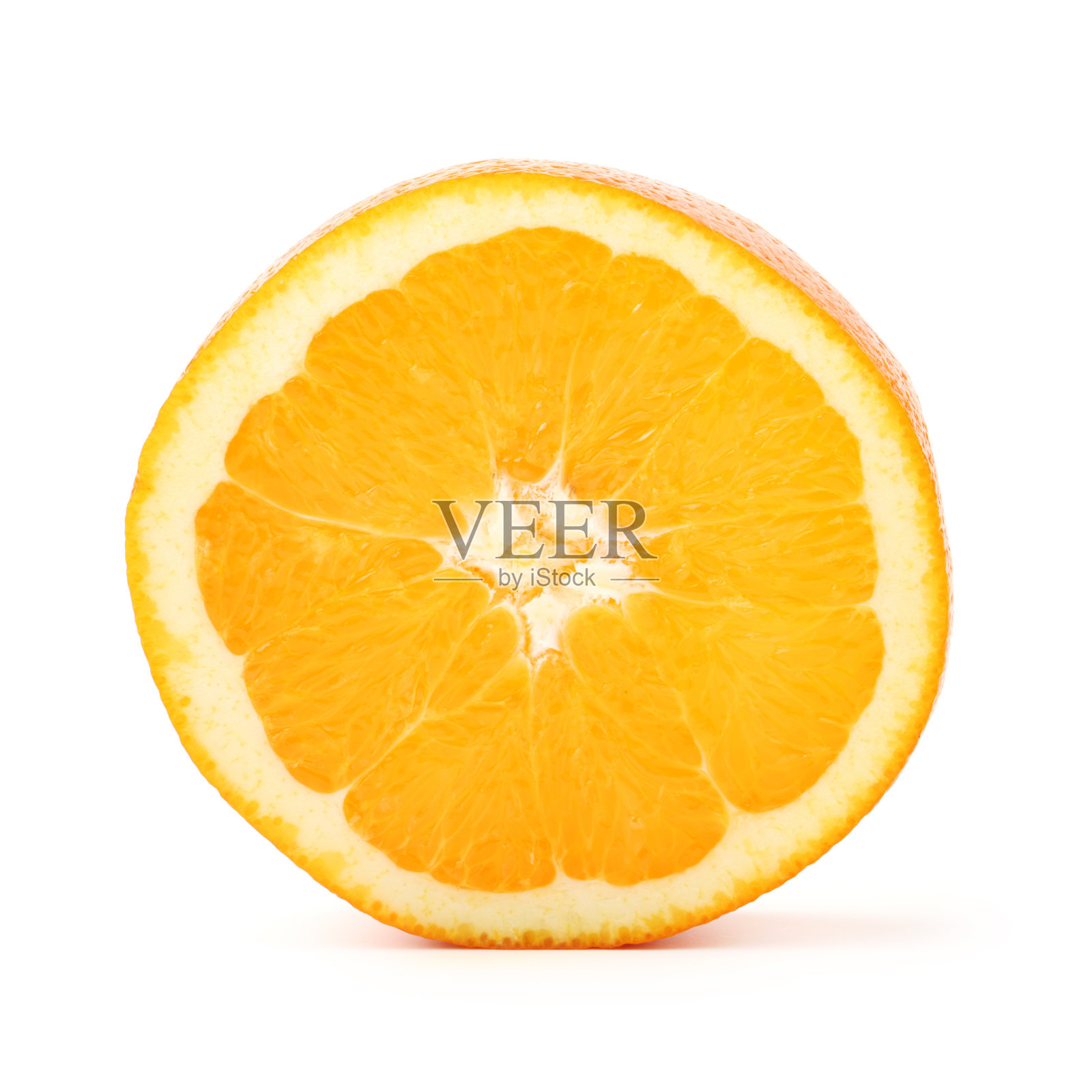 白色背景上的一片橙色水果照片摄影图片
