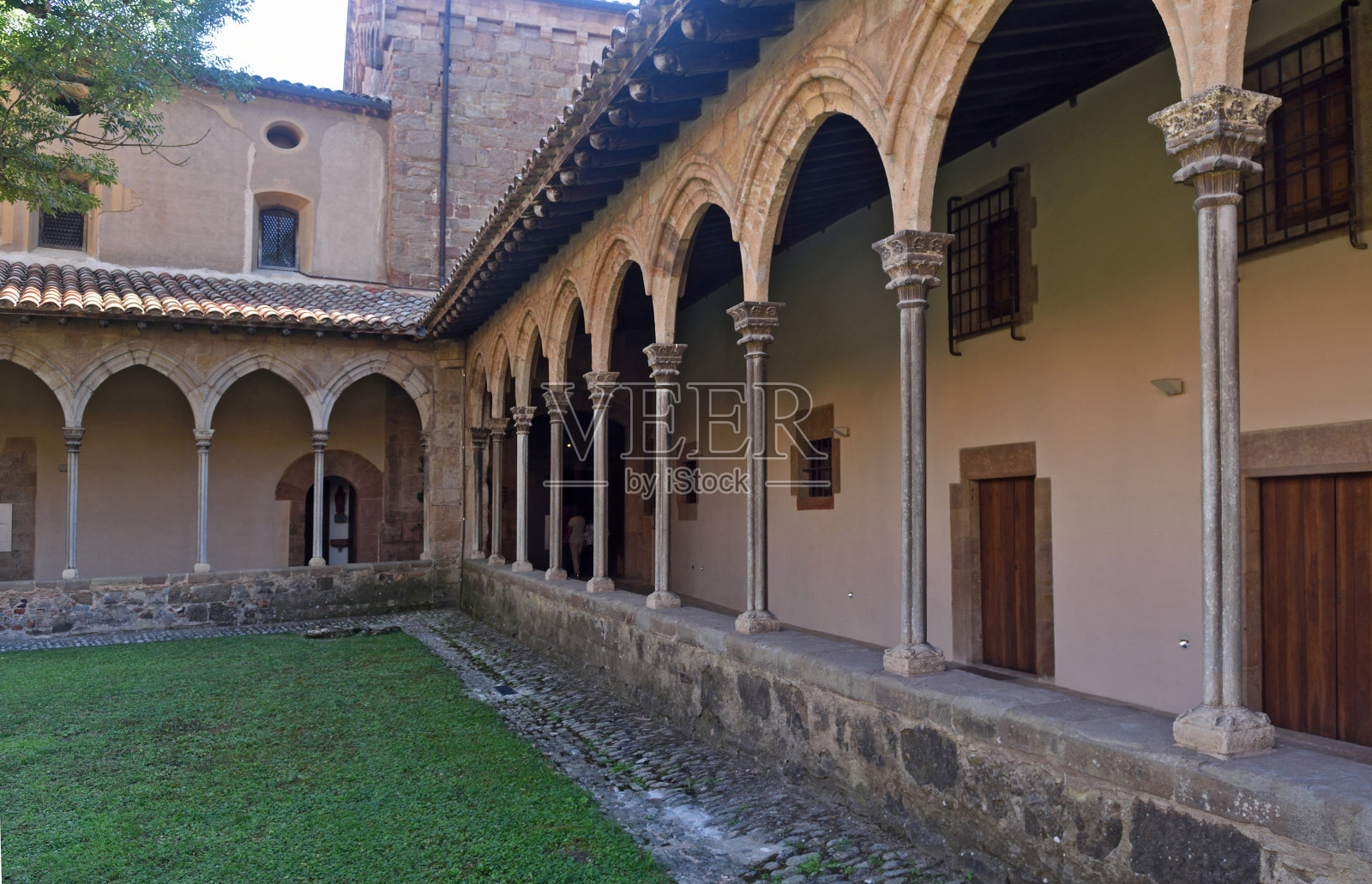 圣琼修道院的修道院，里波利斯，赫罗纳省，加泰罗尼亚，西班牙照片摄影图片