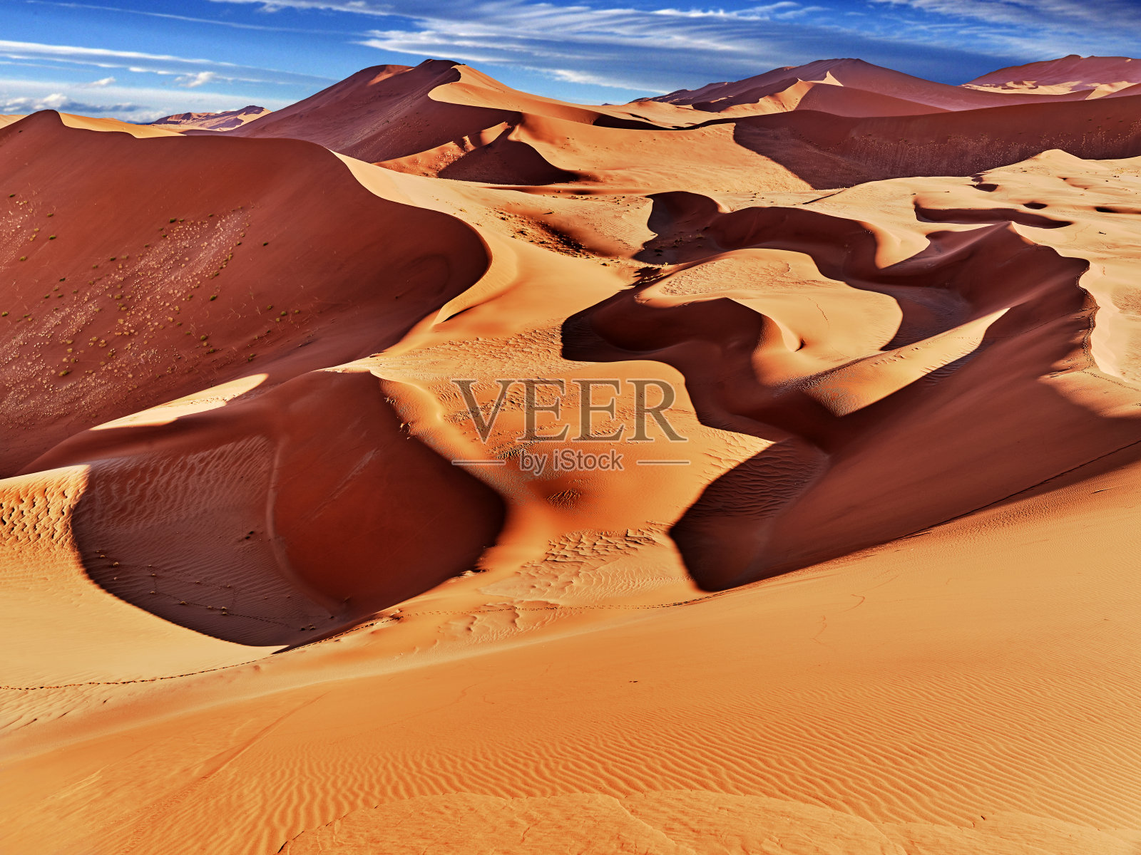 纳米布沙漠的橙色沙丘照片摄影图片