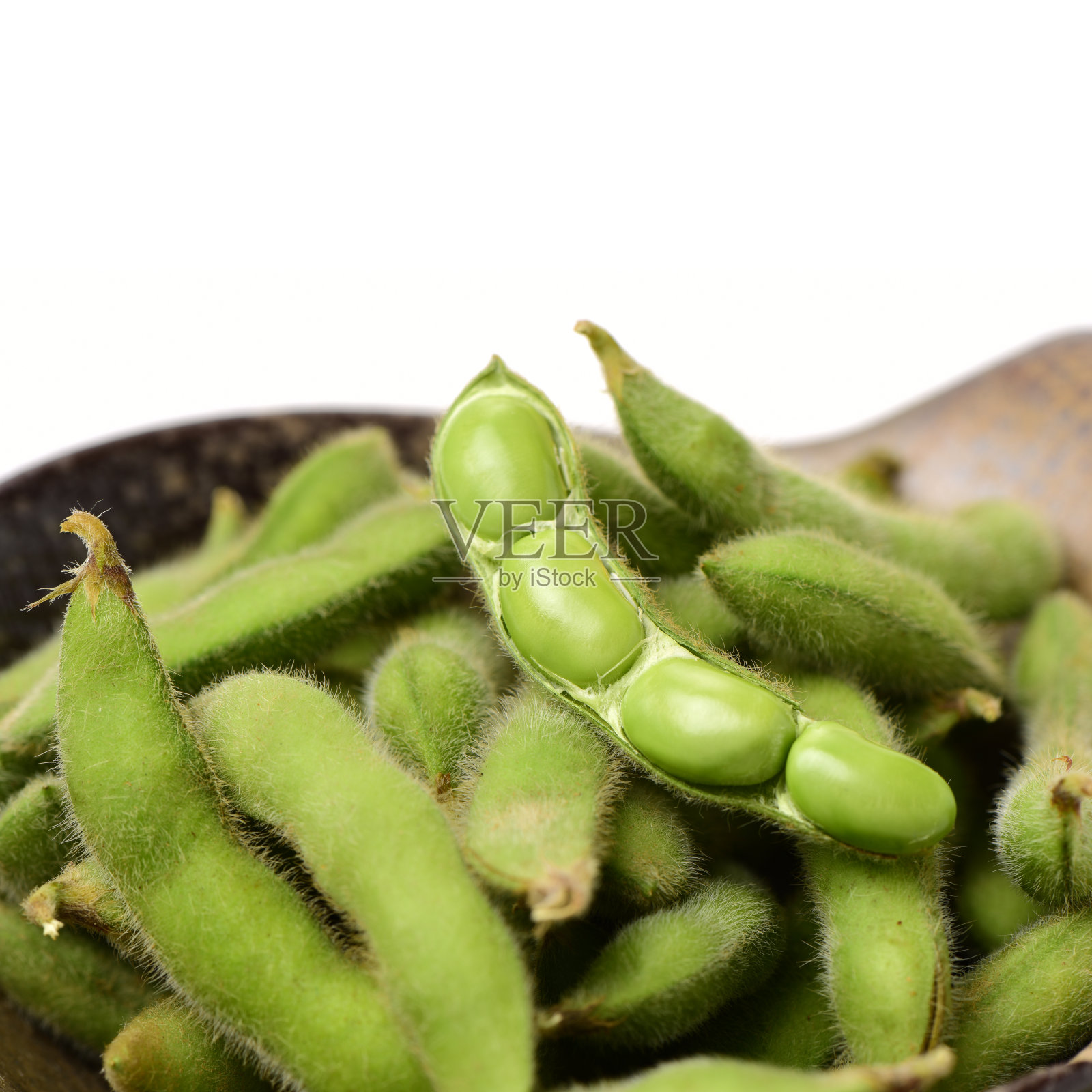 毛豆，一种大豆豆类蔬菜食品，孤立在白色上照片摄影图片