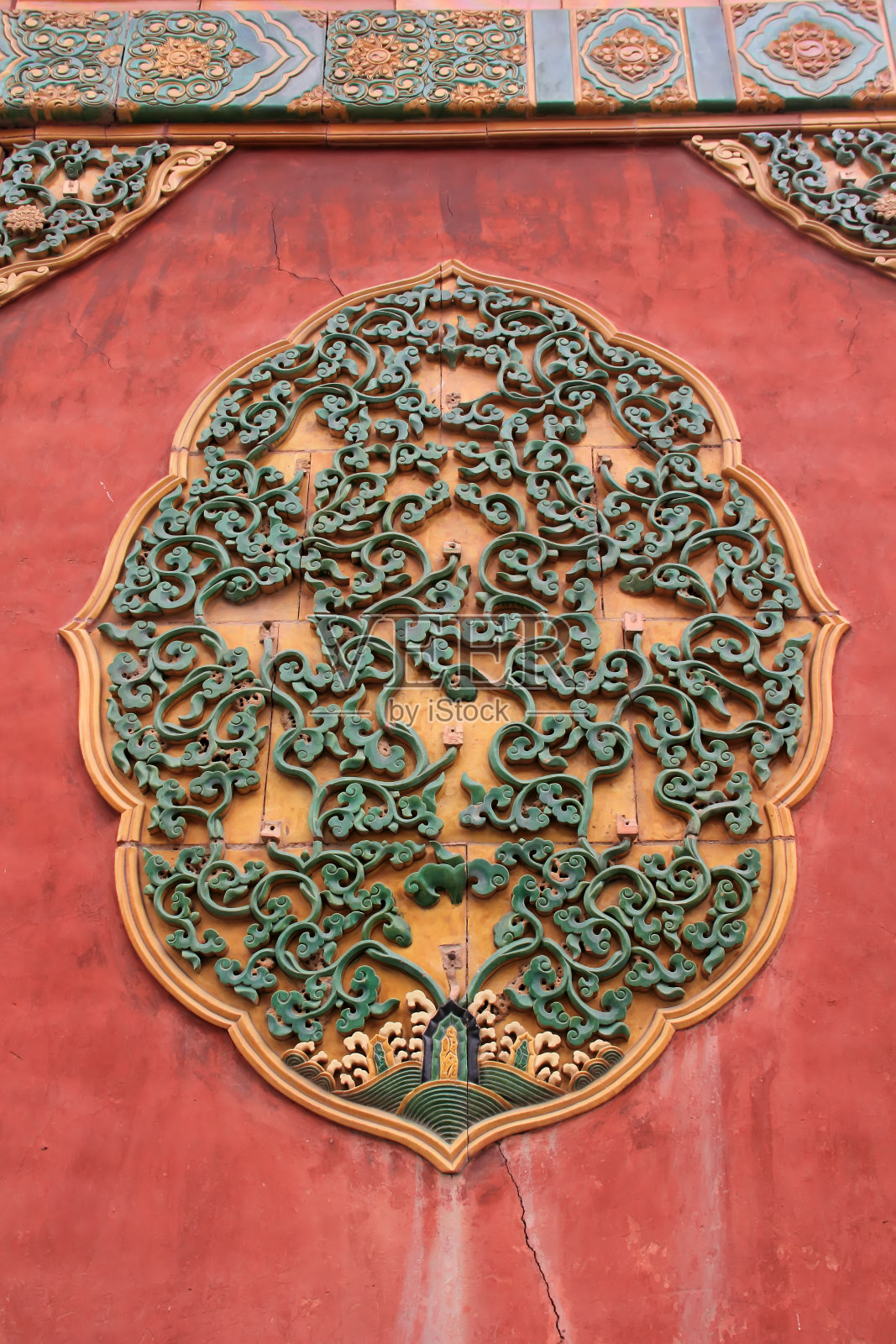 2012年5月13日，中国河北省遵化市，清代东陵的玻璃花装饰照片摄影图片