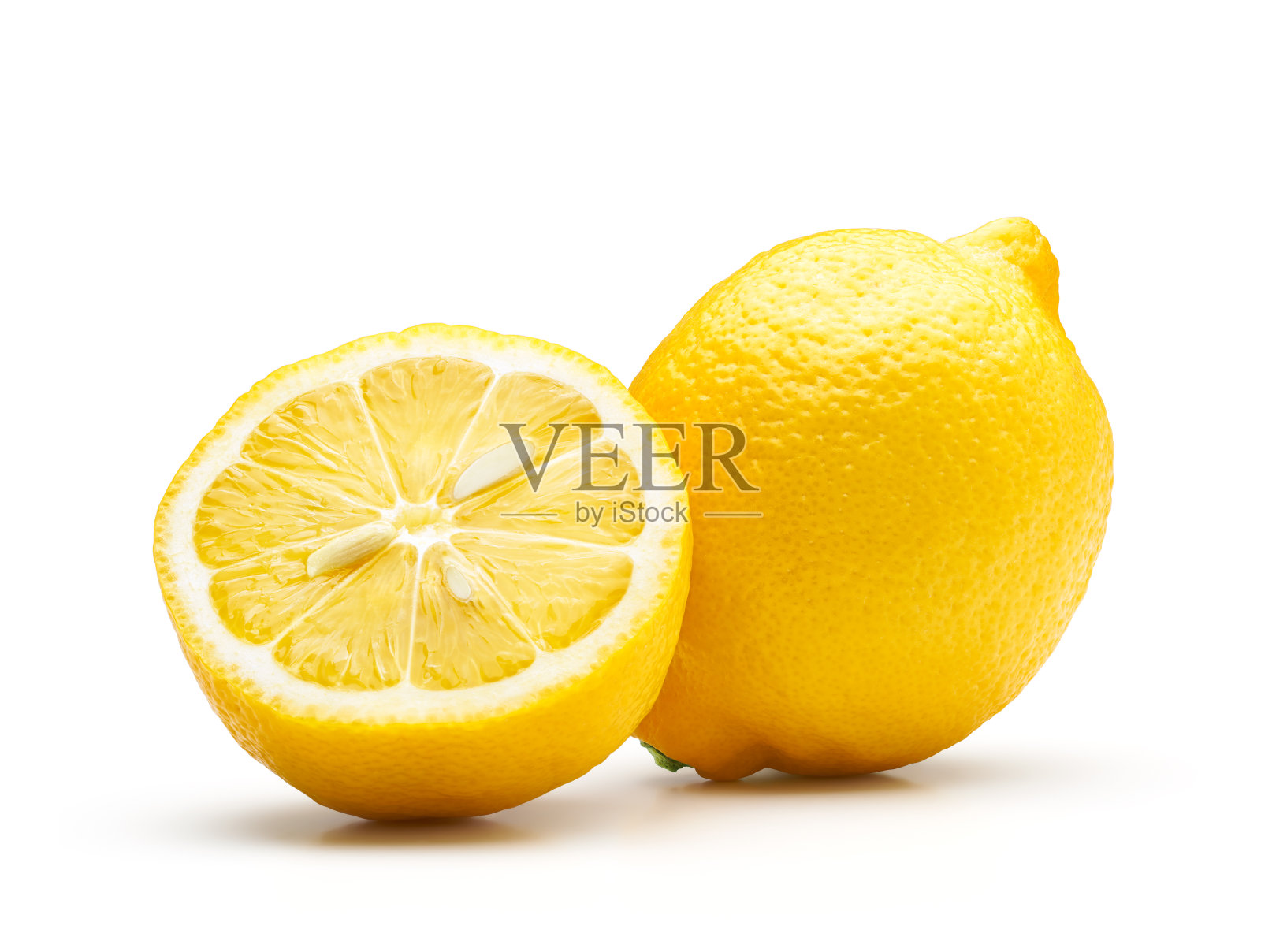 白色背景上分离的新鲜柠檬照片摄影图片