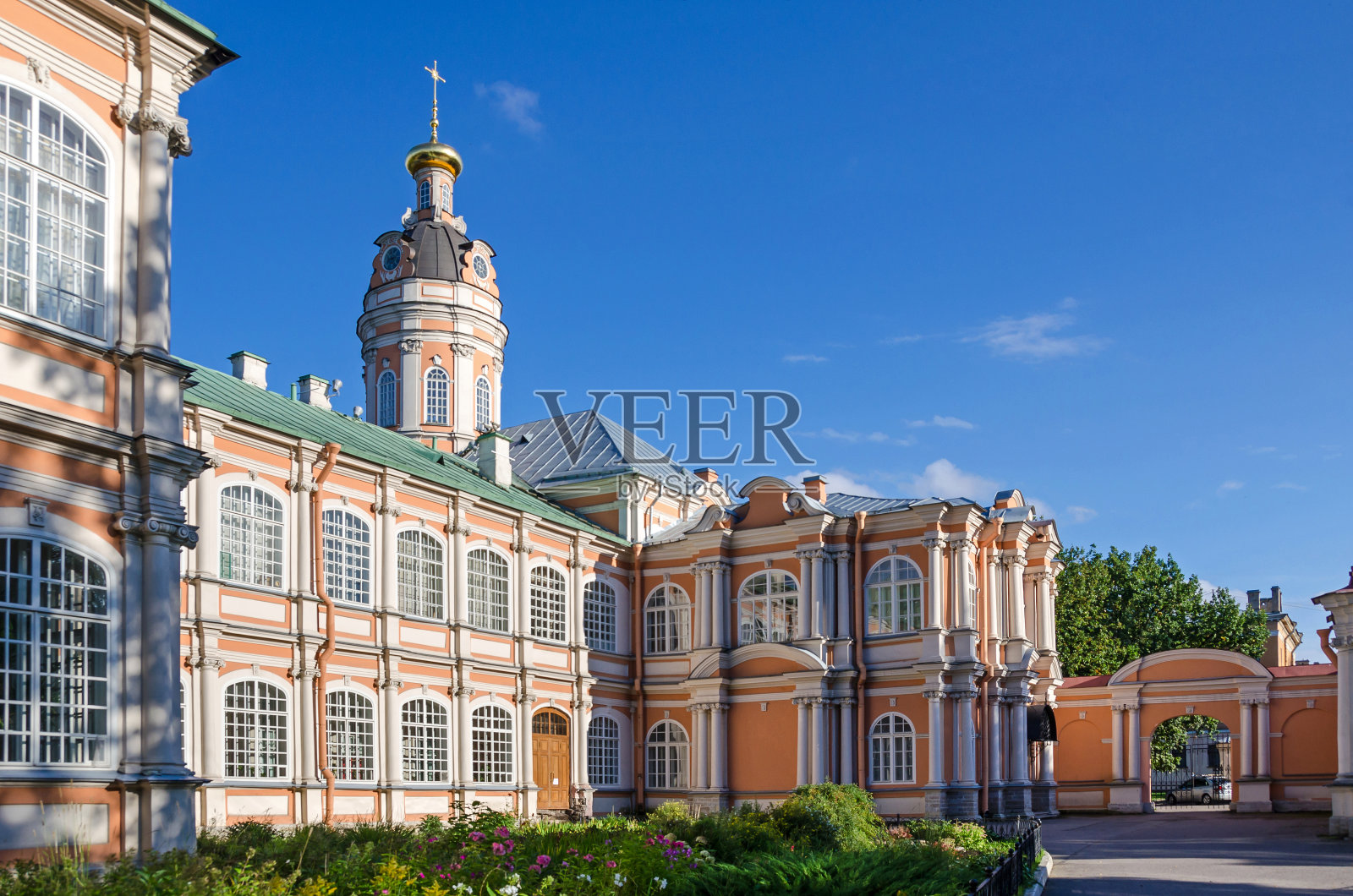 圣亚历山大·涅夫斯基·拉夫拉和圣彼得堡的费奥多尔亲王教堂照片摄影图片