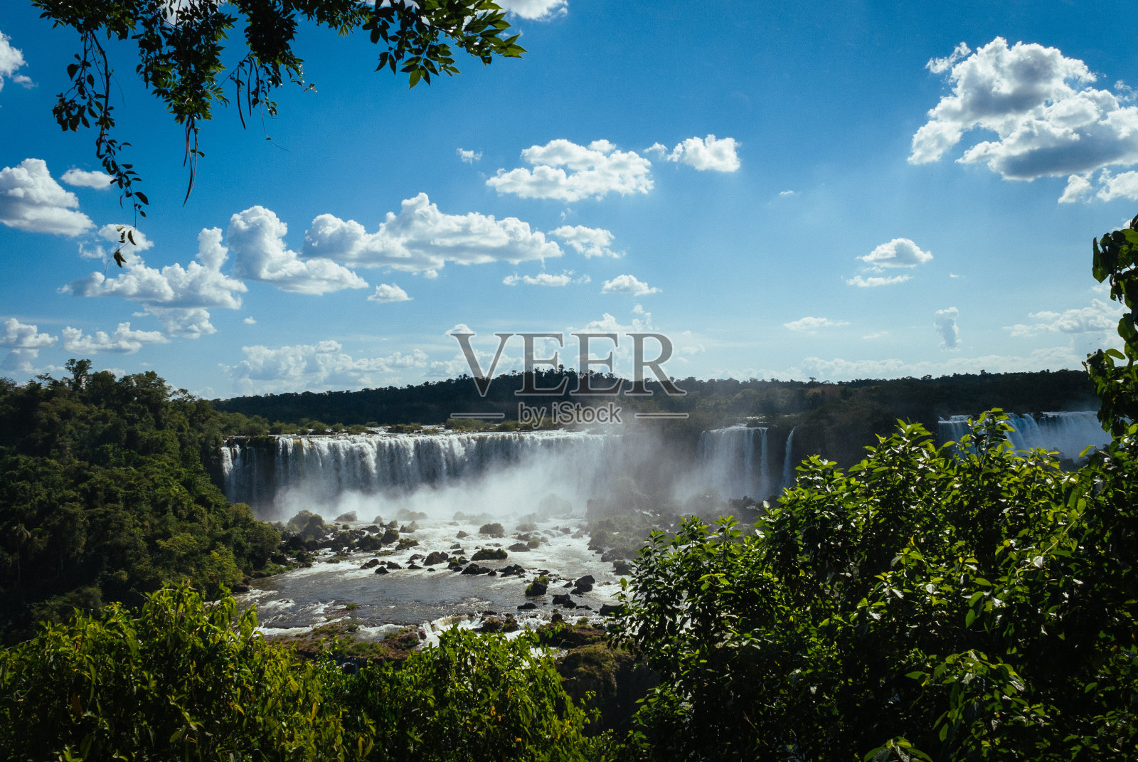 伊瓜苏瀑布，巴西-阿根廷，巴西那边照片摄影图片