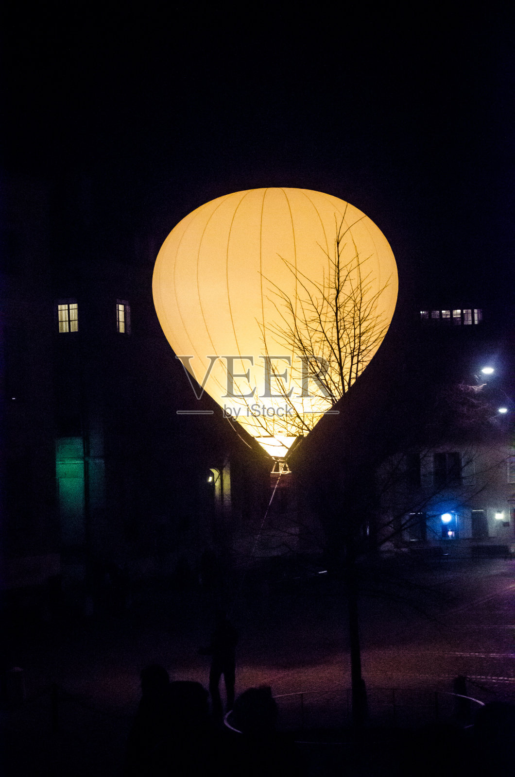 晚上的热气球照片摄影图片