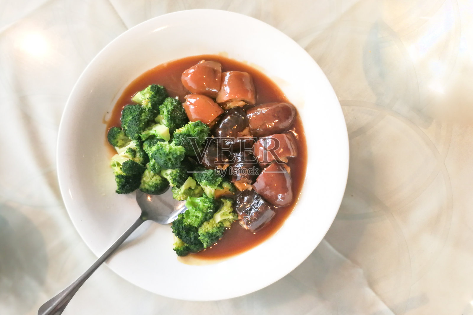 香菇配海参花椰菜，中国美食照片摄影图片