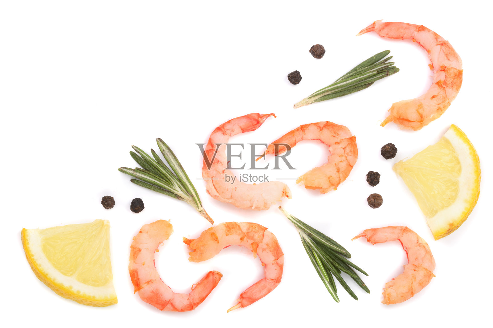 红色煮虾或虾与迷迭香和柠檬孤立的白色背景，为您的文本复制空间。俯视图照片摄影图片