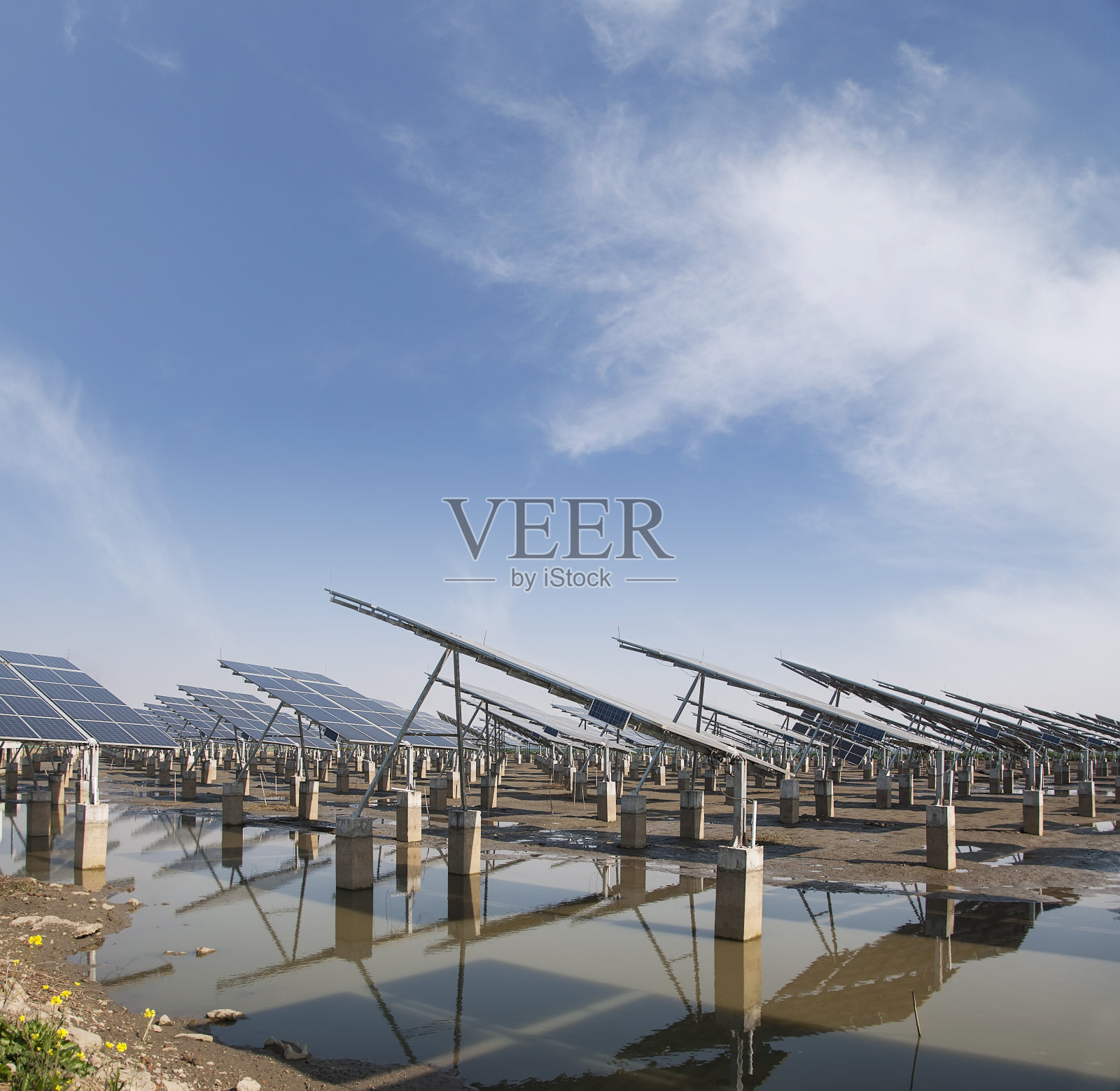 利用可再生的太阳能发电照片摄影图片
