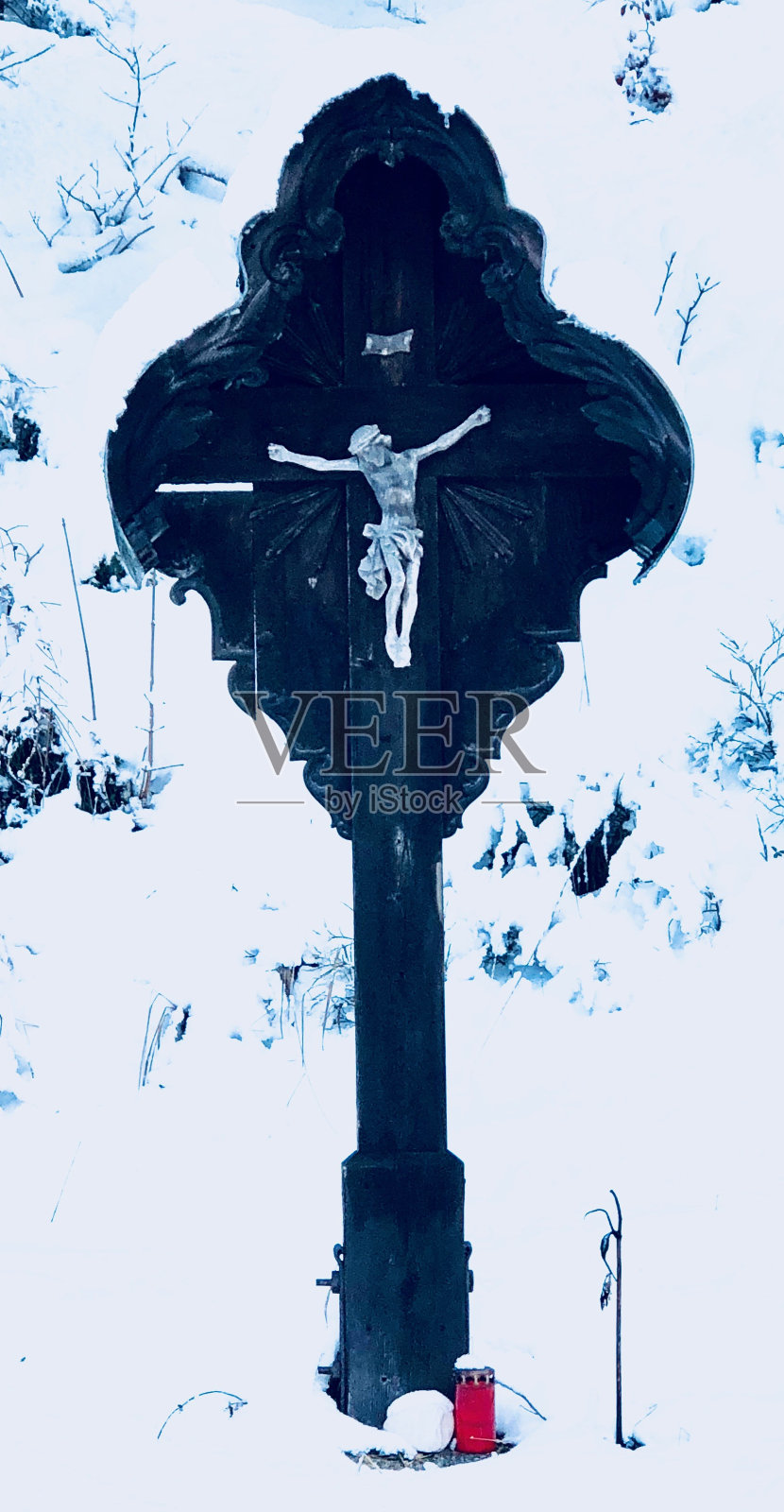 十字架在雪照片摄影图片