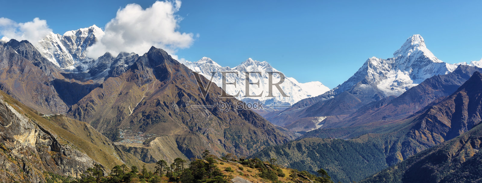 Nuptse, Everest, Lhotse和Ama Dablan山景照片摄影图片
