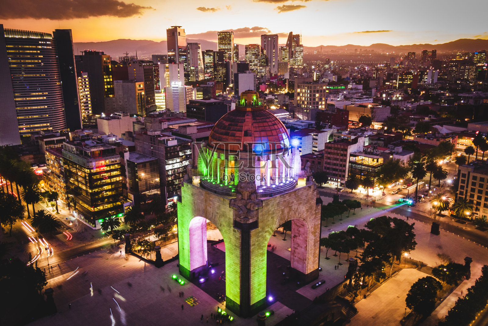 墨西哥城，墨西哥，共和国广场鸟瞰图在黄昏照片摄影图片